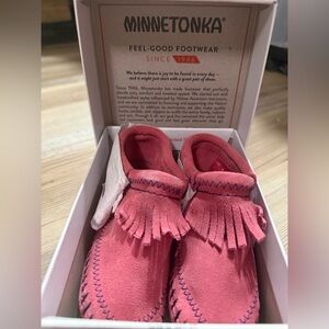 Minnetonka Riley Bootie Hot Pink Size 6